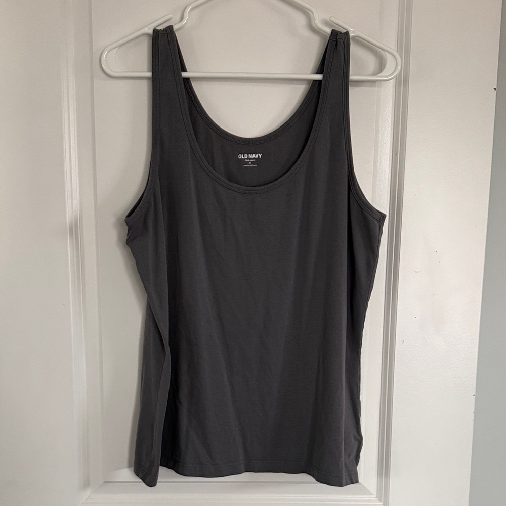 Old Navy Dark Gray Scoop Neck Tank Top